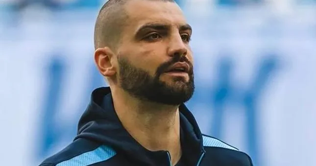 Maaşı ödənmədiyi üçün klubla yollarını ayırır