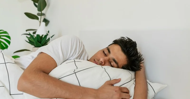 Gecələr işıqları yandırıb yatmaq ağır xəstəlik yaradır