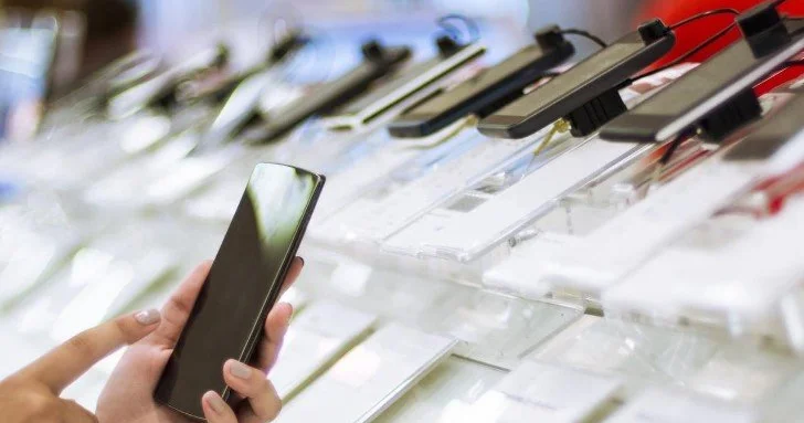 Rüsum dəyişir Mobil telefonlar bahalaşacaq