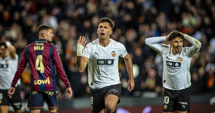 Valensiya evdə qalib gəldi VİDEO