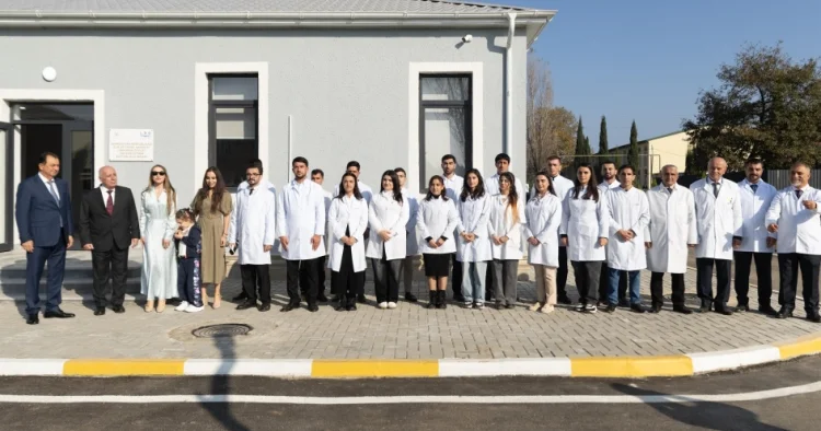 Leyla Əliyeva və Alena Əliyeva Lənkəranda Baytarlıq Klinikası ilə tanış olublar