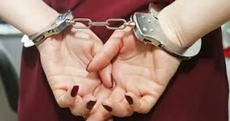 Bakıda mağaza və restoranda oğurluqlar edən qadınlar tutuldu