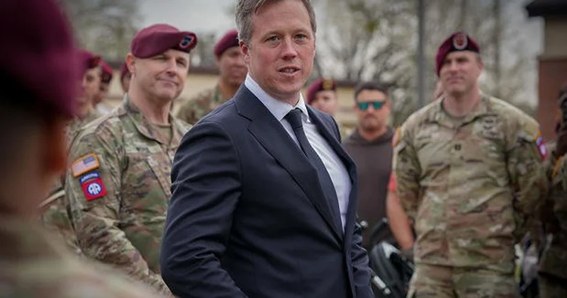 Tramp Vensin dostu və sinif yoldaşını xüsusi nümayəndə təyin etdi The Guardian