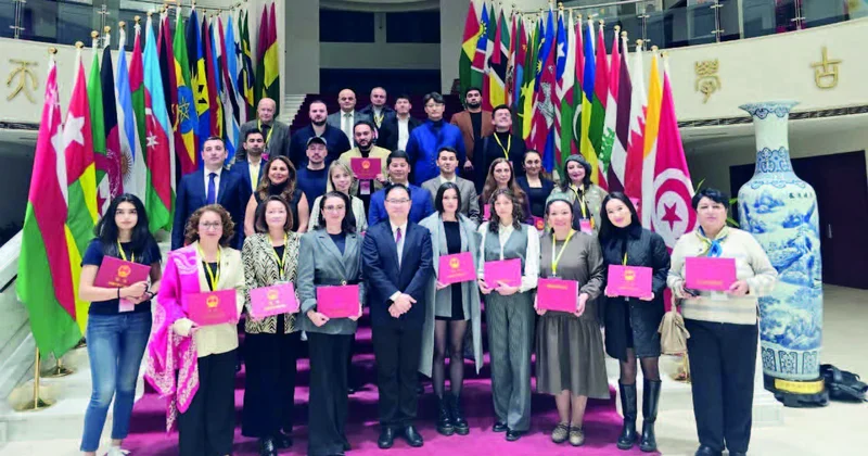 İki fərqli Çin Avropa mənzərələrindən imperatorlar tarixinə səfər