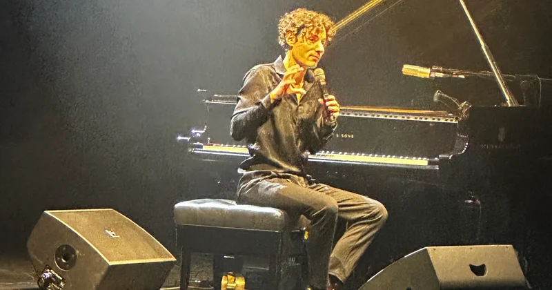 Сары гялин, классика и мировые хиты от виртуоза в Баку состоялся концерт Петера Бенце ФОТО