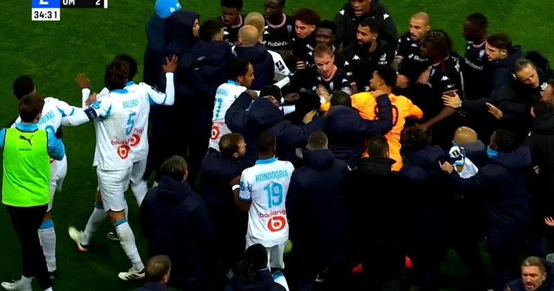 Çempionat oyununda dava düşdü