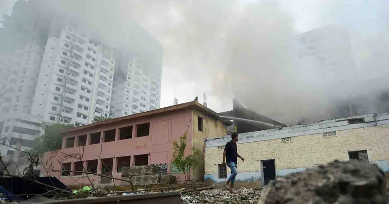 Pakistanda zavodda 15 nəfərin ölümü ilə nəticələnən güclü partlayış baş verib