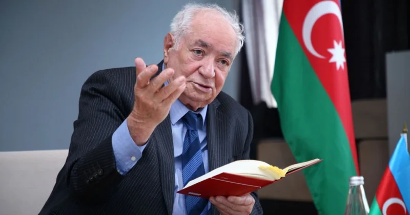 Президент Ильхам Алиев наградил Вахида Азиза орденом Шараф