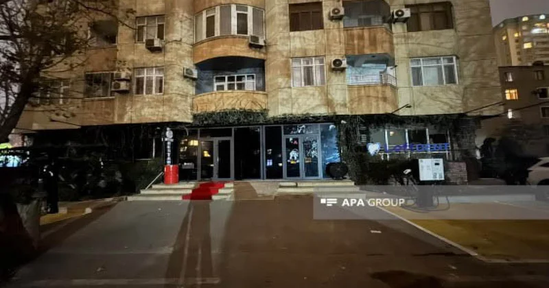 Жильцов дома, где накануне произошел пожар, до сих пор не пускают в здание ФОТО