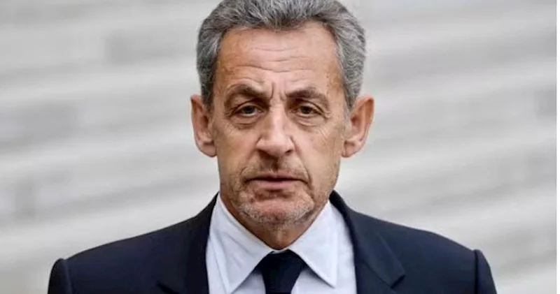 Sarkozi həbsxanada kitab yazdı