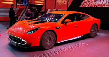 Yeni Mercedes Benz AMG GT təqdim edildi…