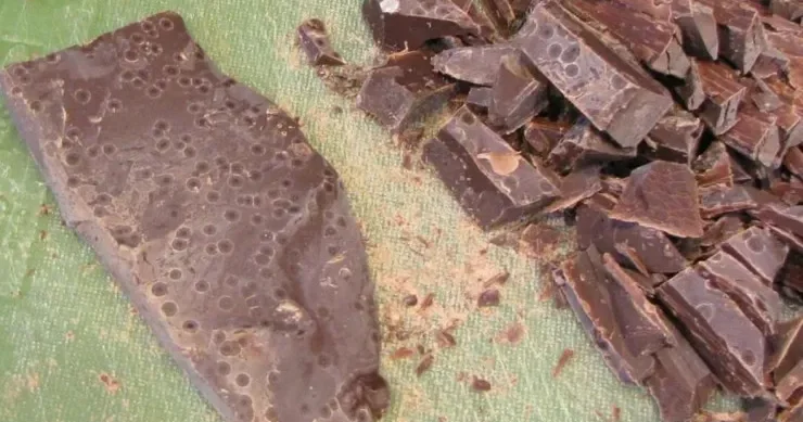 Niyə şokolad ağarır, onu yemək olar?