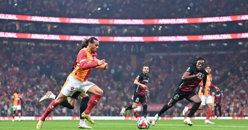Qalatasaray 3 qolla 3 xal qazandı