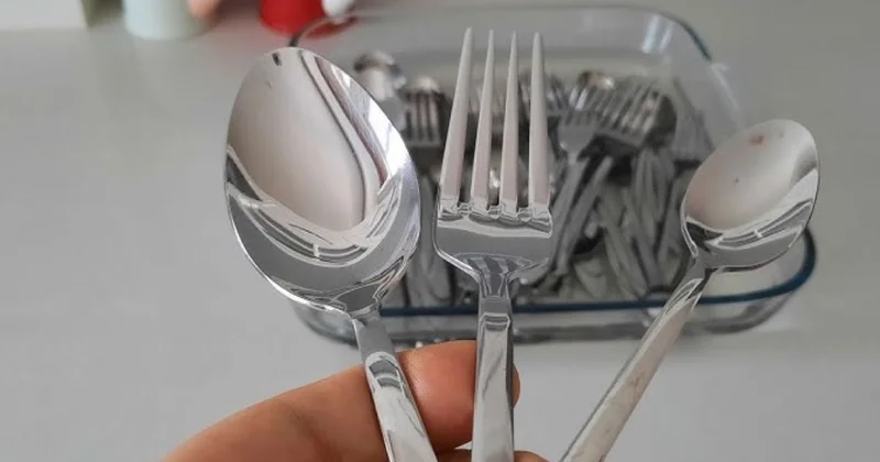 Pası tamamilə təmizləyir Bıçaq çəngəl güzgü kimi olur