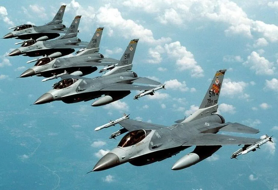 Polşa F16larla Rusiyanı HƏDƏLƏDİ