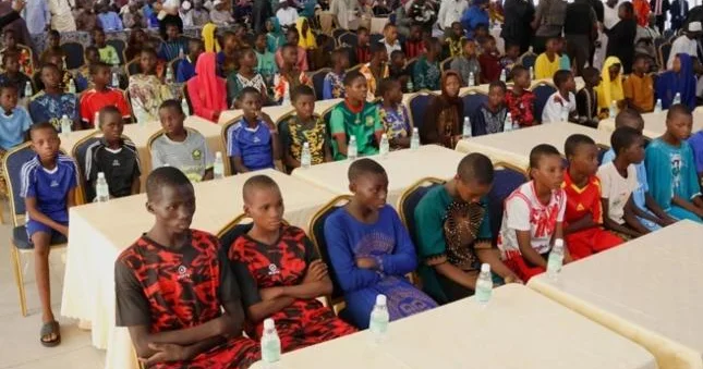 Nigeriyada terrorçular tərəfindən qaçırılan uşaqlar sərbəst buraxılıb