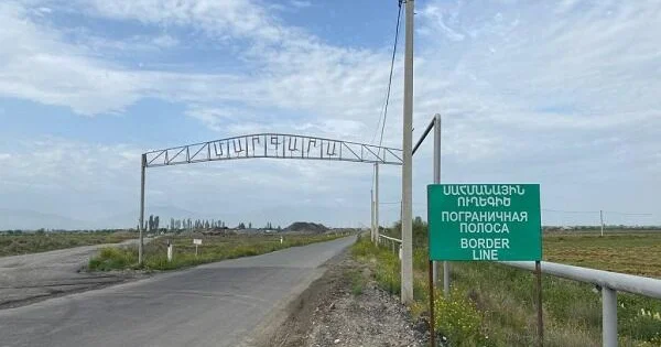 Türkiyə rəsmiləri Ermənistanla sərhədə getdilər