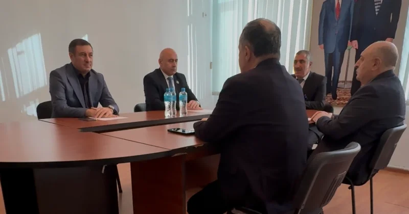 SƏS qəzeti redaksiyasında dəyirmi masa keçirilib...