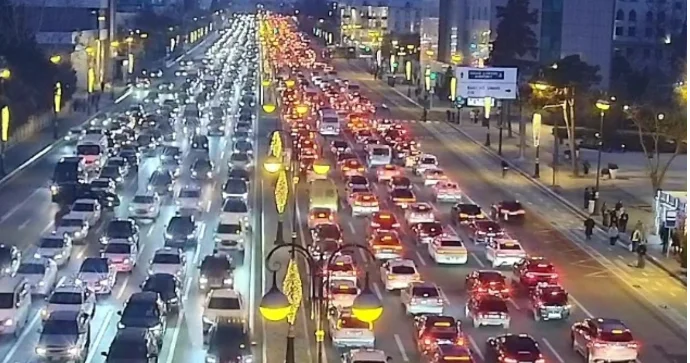 Paytaxtın 17 küçəsində sıxlıq var SİYAHI