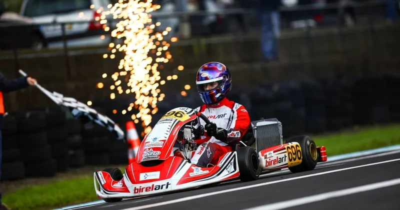 Azərbaycanlı pilot tarixə düşüb