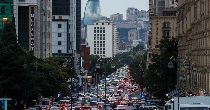 Boş gəzən taksilər, dolan küçələr Sürətli azalma niyə vacibdir?