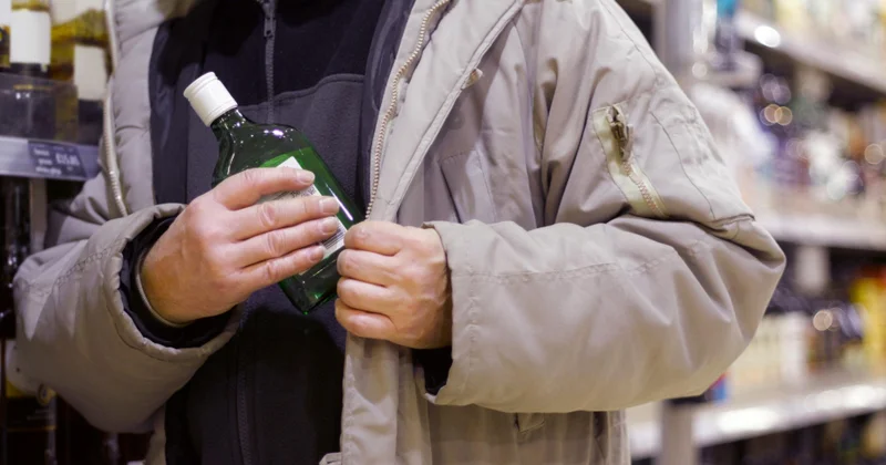 Böyük Britaniyada mağazalardan oğurluq halları ciddi problemə çevrilib