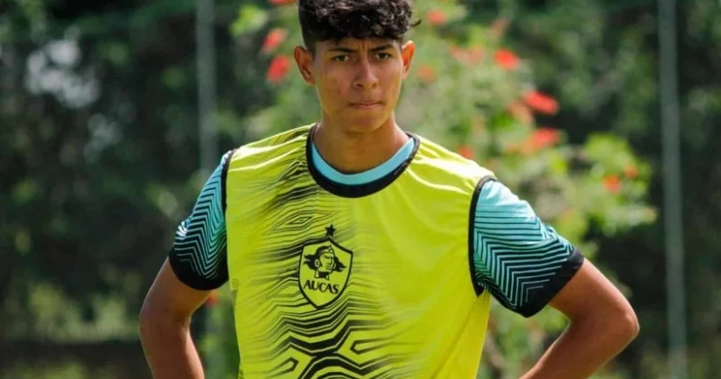 Bavariya 17 yaşlı futbolçu ilə razılığa gəlib