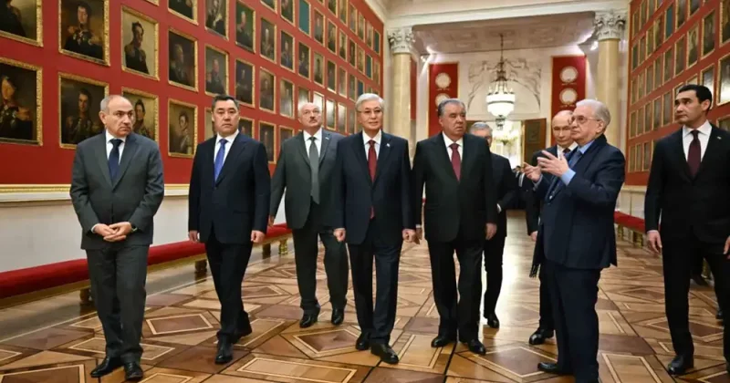 Руководители стран СНГ в Эрмитаже: ФОТО