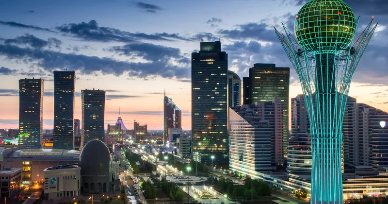 Qazaxıstanda mer intihar etdi Foto