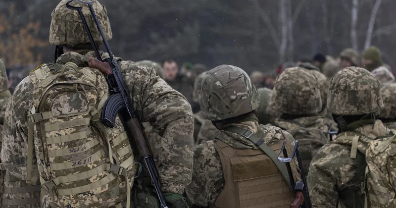 Ukrayna ordusunda yeni əsgərlər 2 min dollar alırlar