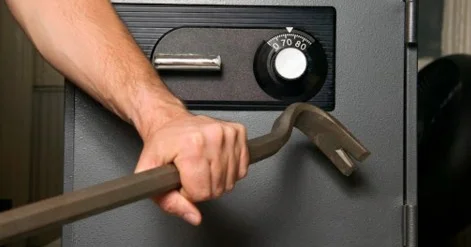 Süni intellektlə ana və qızını aldadıb seyfi oğurladılar MƏHKƏMƏ