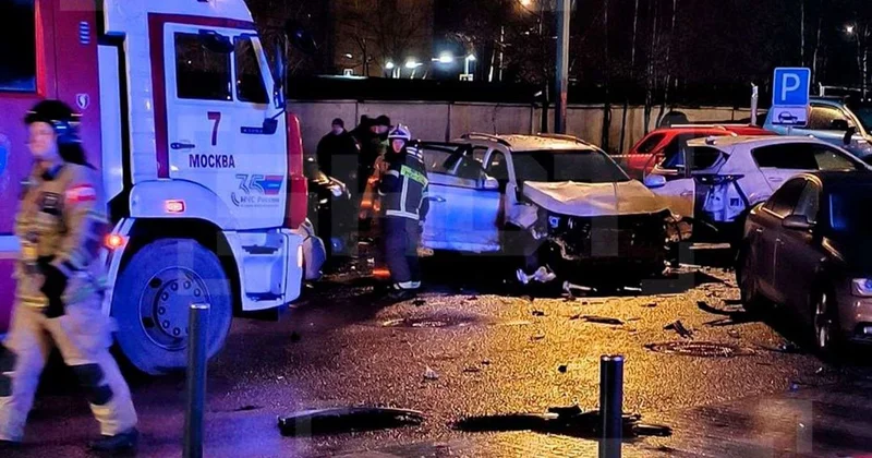 Moskvada avtomobildə partlayış Sürücü ağır vəziyyətdədir FOTO VİDEO