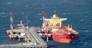 Китай запустил первый в мире супертанкер на метанольном топливе