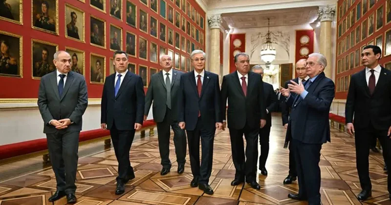 Ermitajda onlar üçün ekskursiya təşkil etdi Video