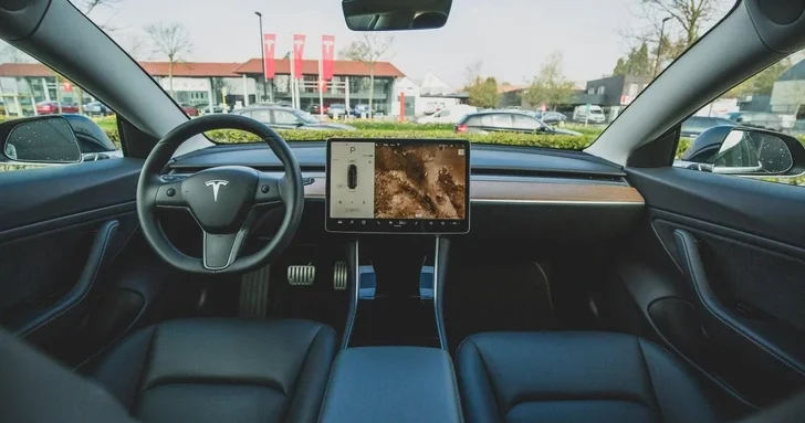 Беспилотные такси парализовали движение в одном из американских штатов