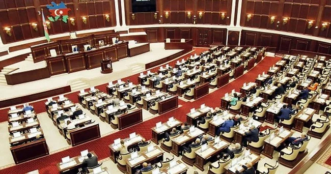 Bəzi deputatların özləri qanunu dəqiq bilmir və onlara elə gəlir ki, qanunda hansısa ciddi dəyişiklik var