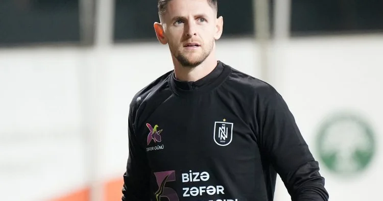 Neftçi nin qapıçısı Polşa və Türkiyə klublarının hədəfində