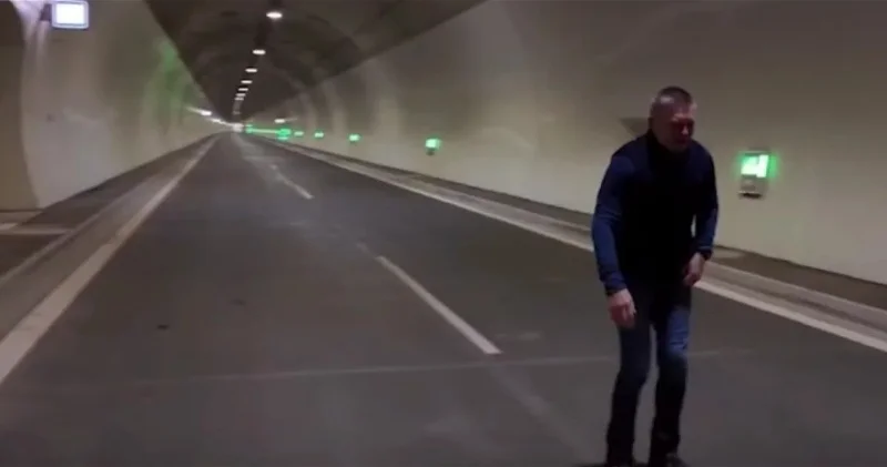 Фицо прокатился на роликах по тоннелю ВИДЕО