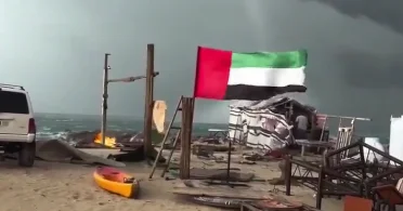 Крупный торнадо у берегов ОАЭ ВИДЕО