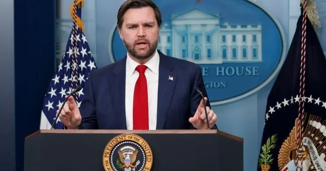 Вэнс резко прошелся по помощи, которую Украина получала от США