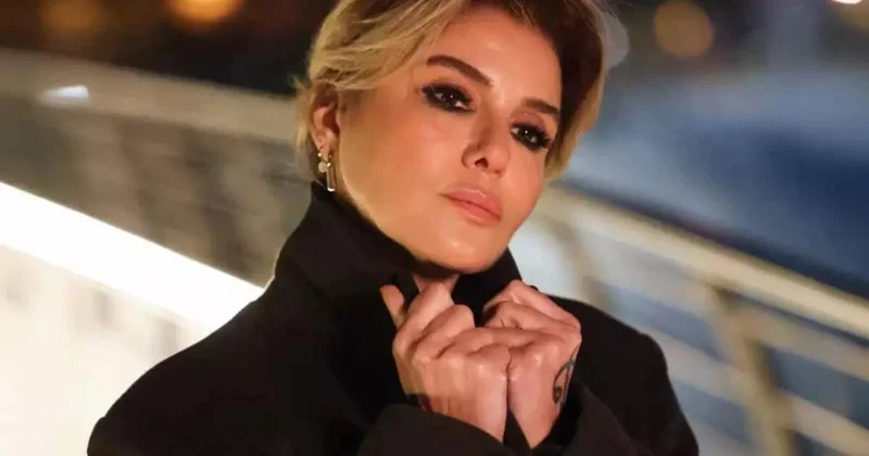 Gülben Ergendən qeyri adi dekolte: Bütün nəzərlər üzərində