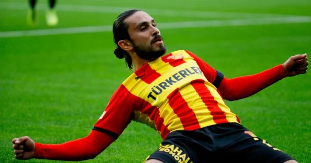 Bursaspor hücumçu aldı