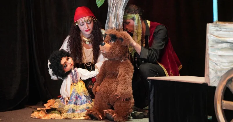 Kukla səhnəsinin “Qaraca qız”ı FOTOlar
