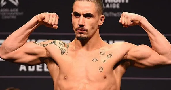 “Əla olardı” Robert Uittaker boksa keçməkdə maraqlı olduğunu bildirib