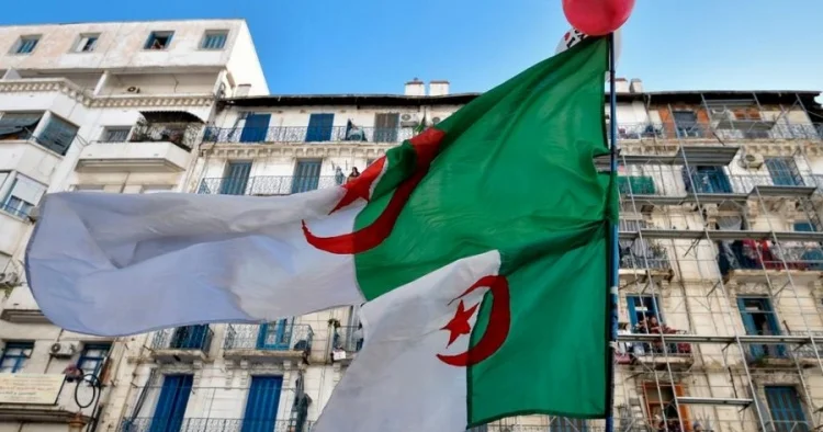 Əlcəzairdə Fransanın müstəmləkə siyasəti barədə qanun layihəsi hazırlanıb