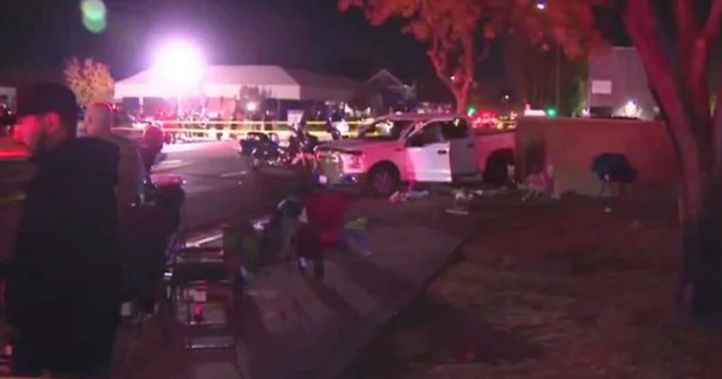 Niderlandda maşın Milad paradını izləyənlərə çırpıldı Yaralılar var