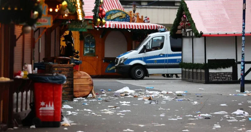 Niderlandda avtomobil bayram şousunu izləyən izdihama çırpıldı