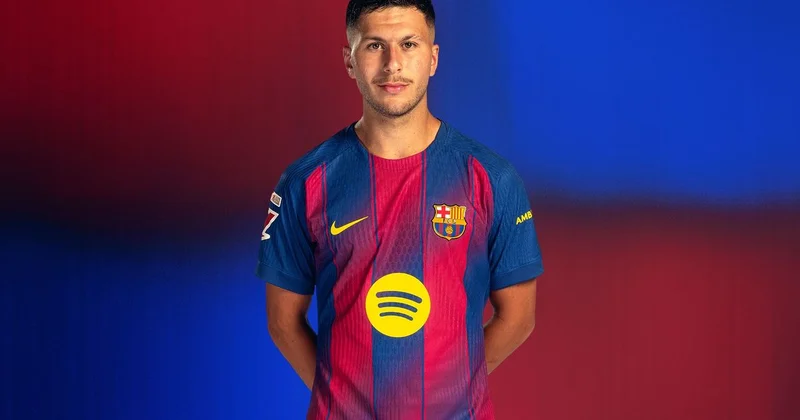 İngiltərə klublarının istədiyi futbolçu Barselona da qalmaq istəyir