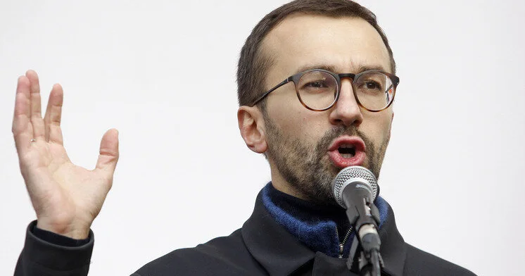 Ukraynada daha bir qalmaqallı istefa