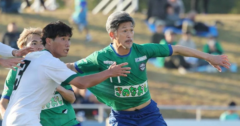 Karyerasını davam etdirən 58 yaşlı yaponiyalı futbolçu dünya gündəmində